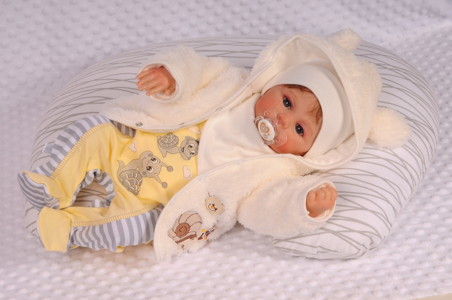 Erstlingsausstattung 5tlg Strampler Jacke Mütze Langarmshirt Lätzchen in Creme gelb