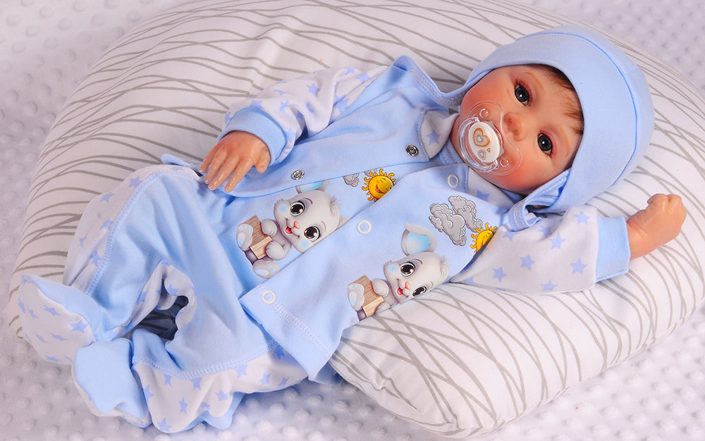 Strampler Mütze und Hemdchen Baby Anzug in Blau mit Sternchen und Hasen